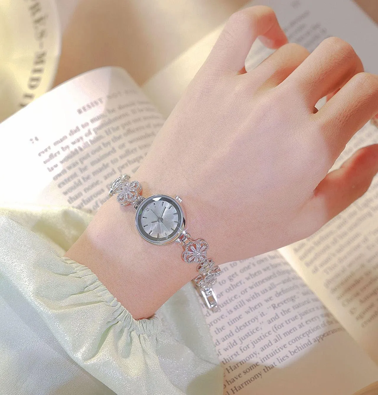 Analog Quartz Ladies Watches ADSBIAOYE Women's Watch Flower Designer Jewelry Rhinestone Bracelet Watch Diamond Crystal output nick stiff glitter resin superb Dress 