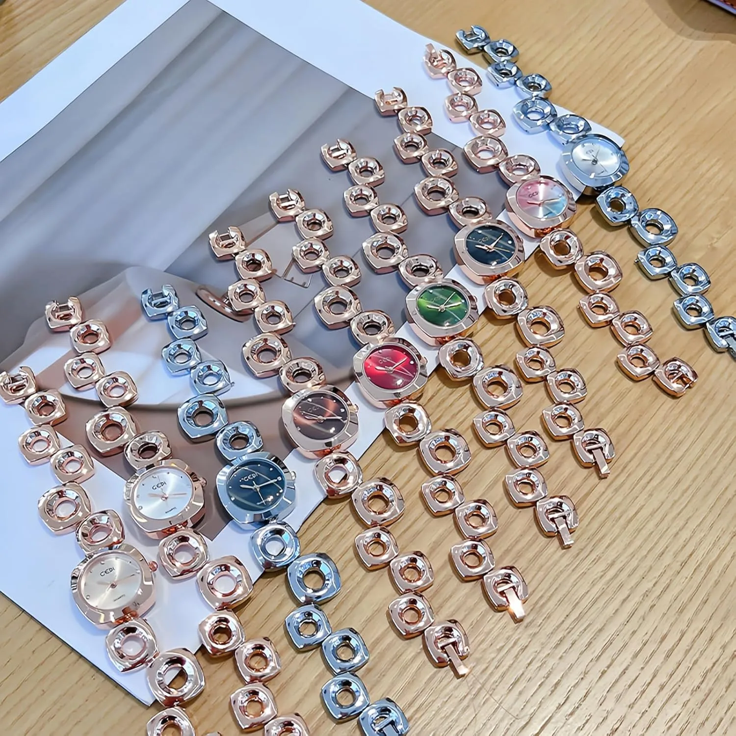 Chain Female Alloy Watch MASTOP Women Small Square Watch Minimalist Dainty Rose Gold essay lot Watches Shell Dial Diamond Luxury Analog Watch for Women Designer Bracelet Irregular 
