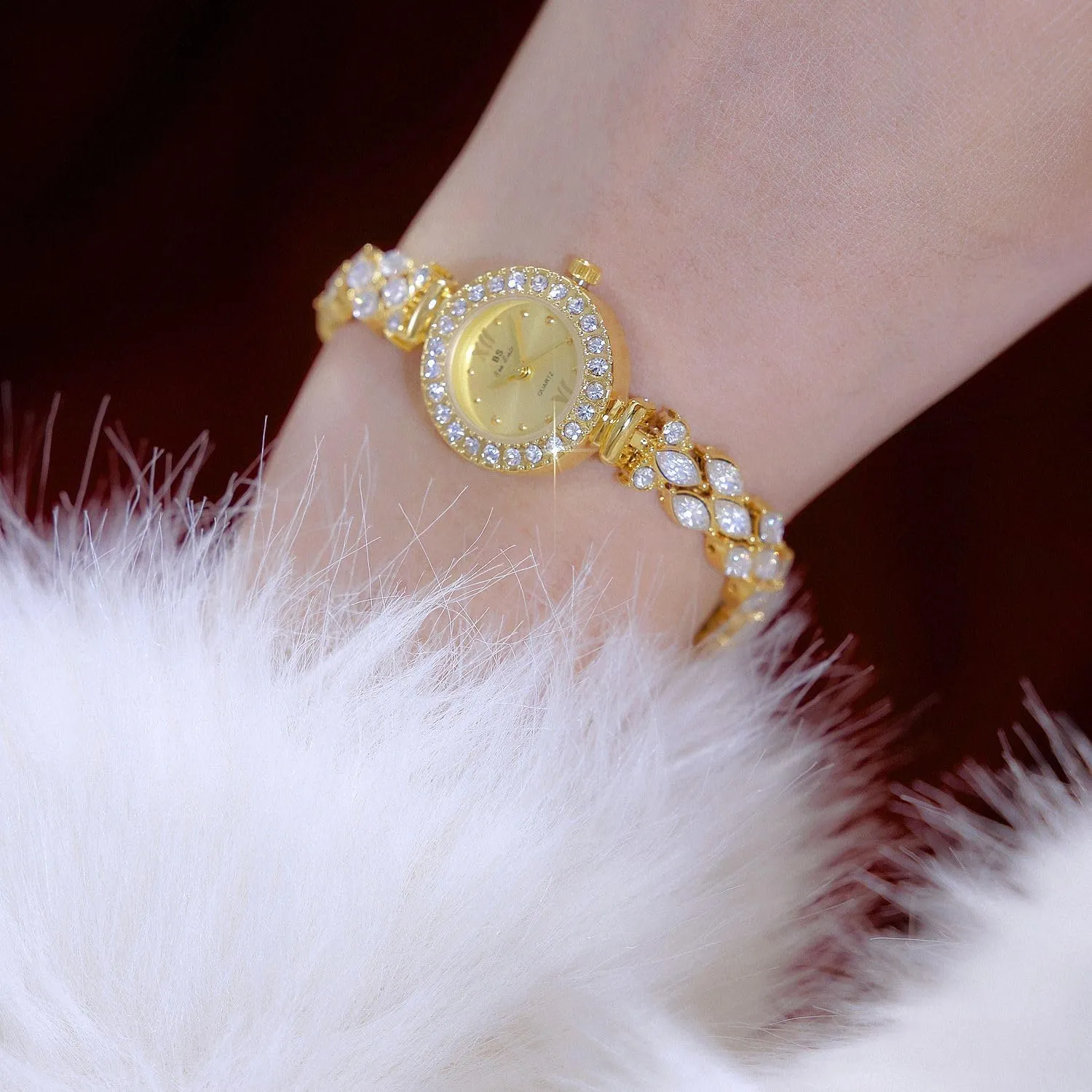circle focus leach pesticide offset Golden Watches for Women Retro Vintage Diamond Crystal Accented Bangle Ladies Quartz Wristwatch Gosasa Luxury 