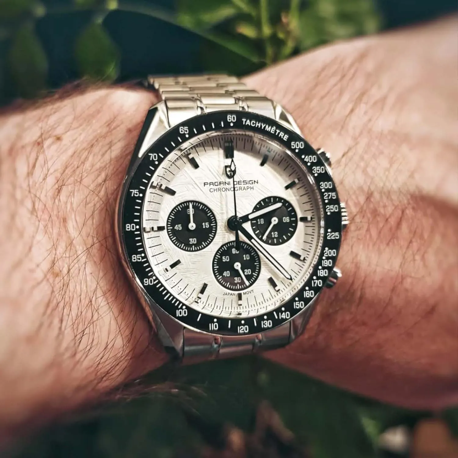 Feet (100 Meters), Sapphire Glass Wristwatch. Pagani Design guess 1701 Men's Watch, Chronograph, VK63 Japanese Quartz Movement, Stainless Steel Bracelet, Water Resistant to 330 