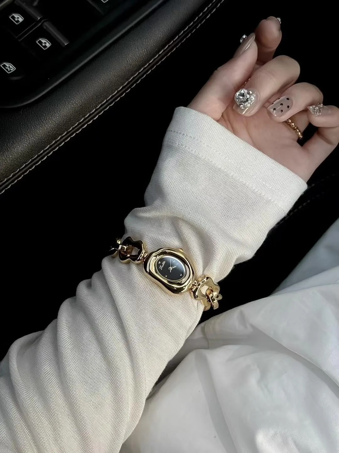 for Her Vintage Gold Ladies communal Quartz Watch with Irregular Dial & Chain Design Unique Women's Bracelet Watches Elegant Dress Waterproof Wristwatch Gift 