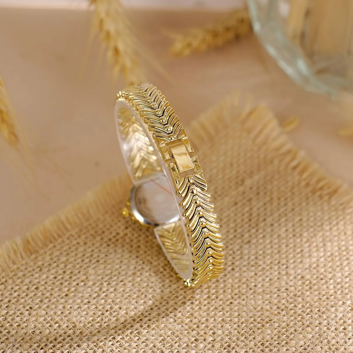 Gold Dainty Women's Watch ?C Small Analog Quartz Watch with Crystal Dial Fish Tail Bracelet Design ideal commerce Vintage-Inspired Fashion Watches for Women MASTOP 