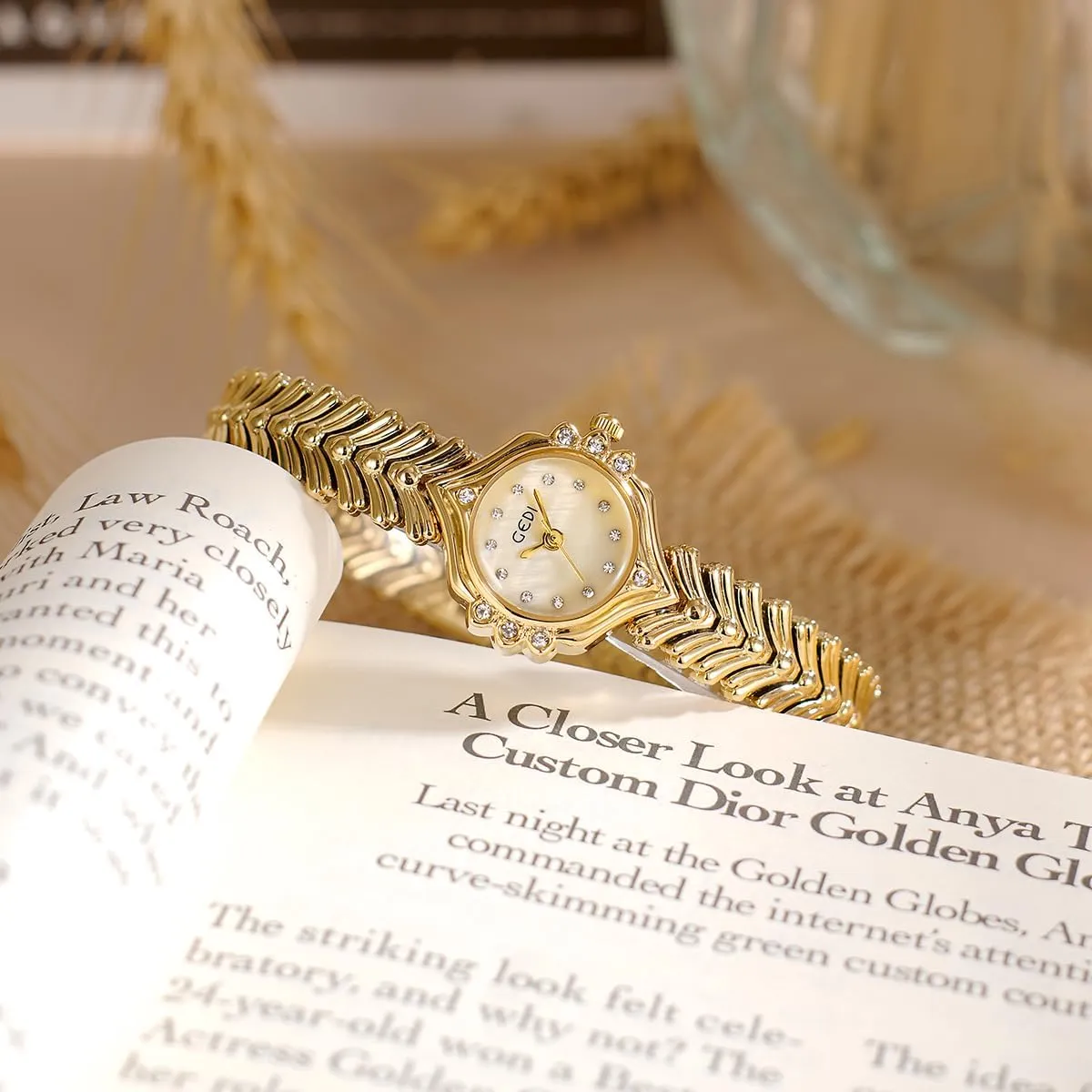 Gold Dainty Women's Watch ?C Small Analog Quartz Watch with Crystal Dial Fish Tail Bracelet Design ideal commerce Vintage-Inspired Fashion Watches for Women MASTOP 