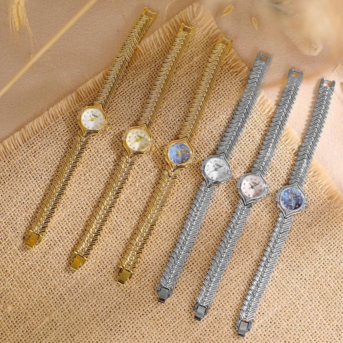 Stainless Steel Band Fashion Dress Wristwatch Bracelet CARLIEN Women??s Dainty Luxury Rhinestone soup by-product Pearl Dial Quartz Watch Fishtail 