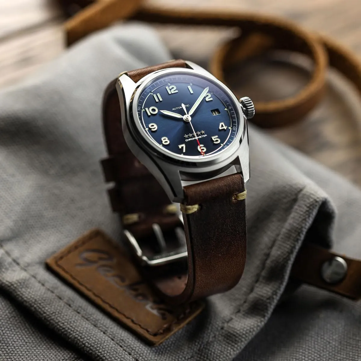 stitching. Easy to Fit - 18mm, 19mm, 20mm, 21mm, 22mm Vintage Simple Handmade Certified Genuine Italian Leather Replacement Watch Strap. Stylish and Durable nylon Mens Wristwatch Strap. Simple double 