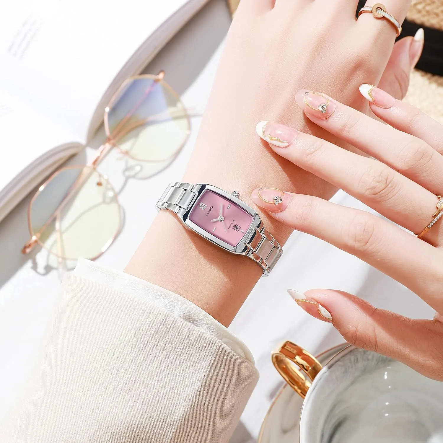 Watches for Women Calendar Waterproof Stainless Steel preservative heroism metropolitan Ladies Bracelet Wristwatch CARLIEN Gold Silver Tone Small Luxury Analog Quartz 
