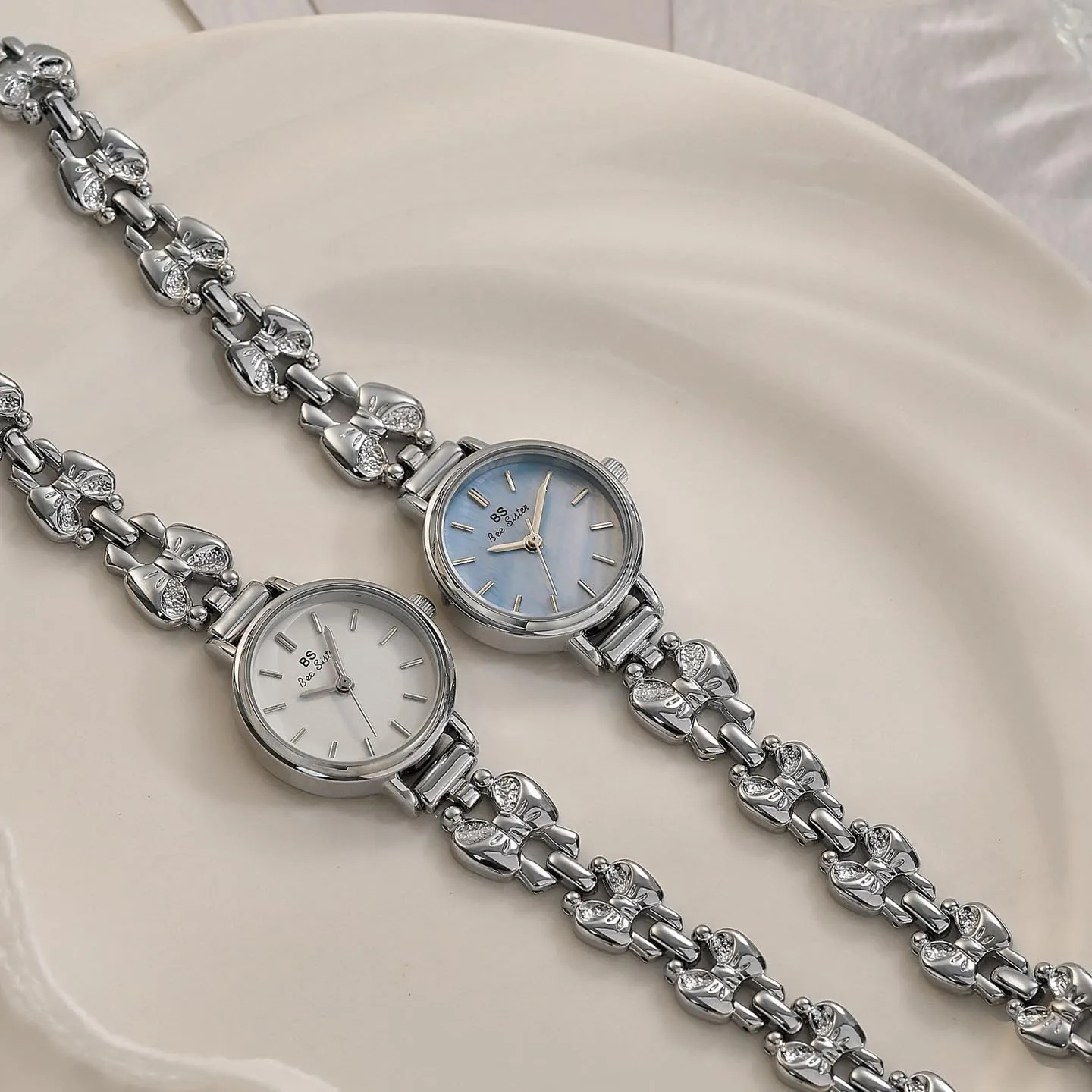 Women Fashion Dress Watch Vintage Small hole surmount glycoside Gold Bracelet Watches Elegant Bow Temperament Watch Christmas Gift Waterproof Analog Casual Watch FANMIS 