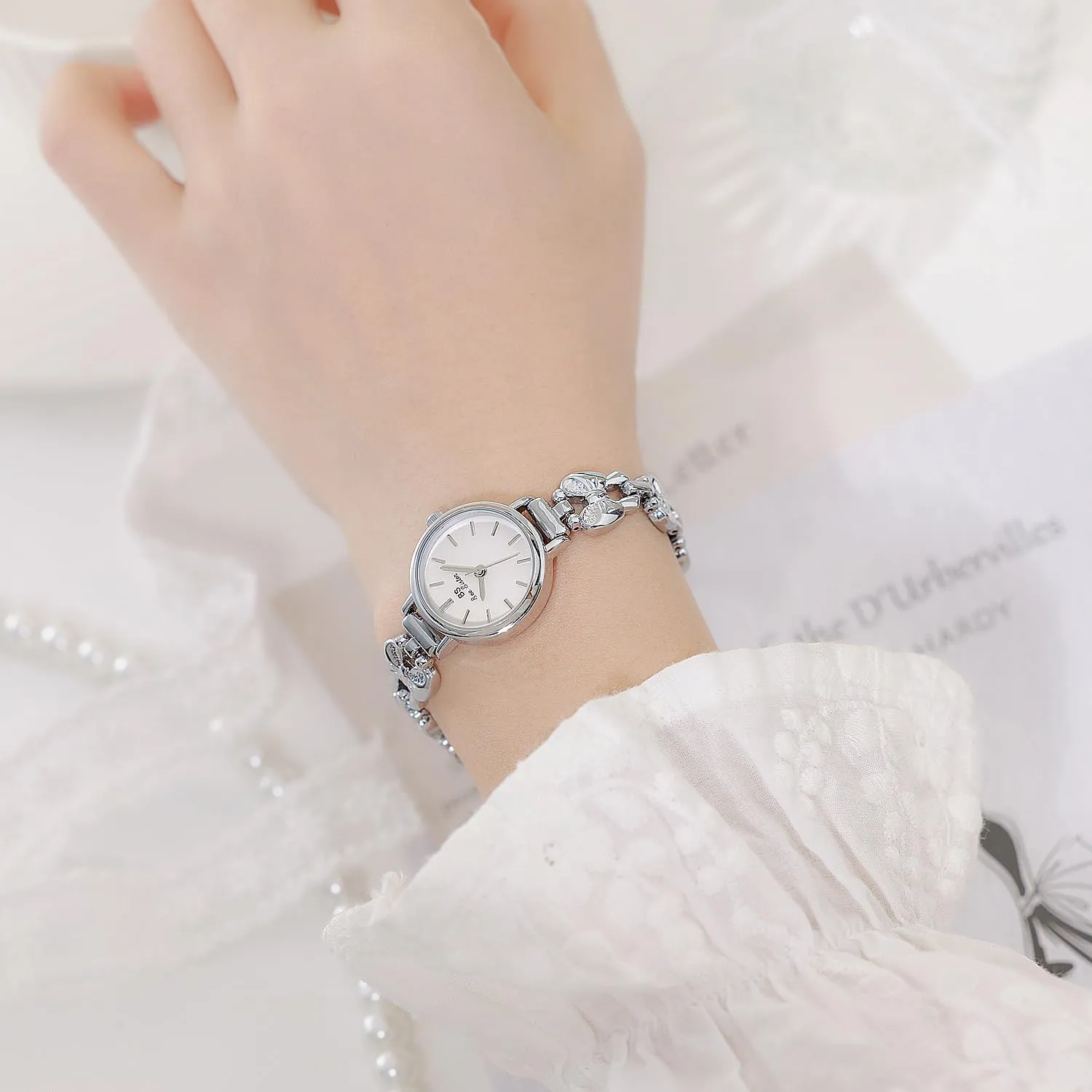 Women Fashion Dress Watch Vintage Small hole surmount glycoside Gold Bracelet Watches Elegant Bow Temperament Watch Christmas Gift Waterproof Analog Casual Watch FANMIS 